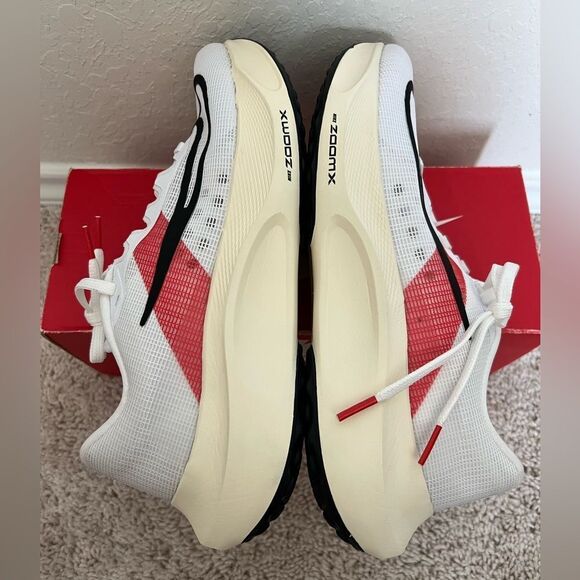 Athletic_Shoes